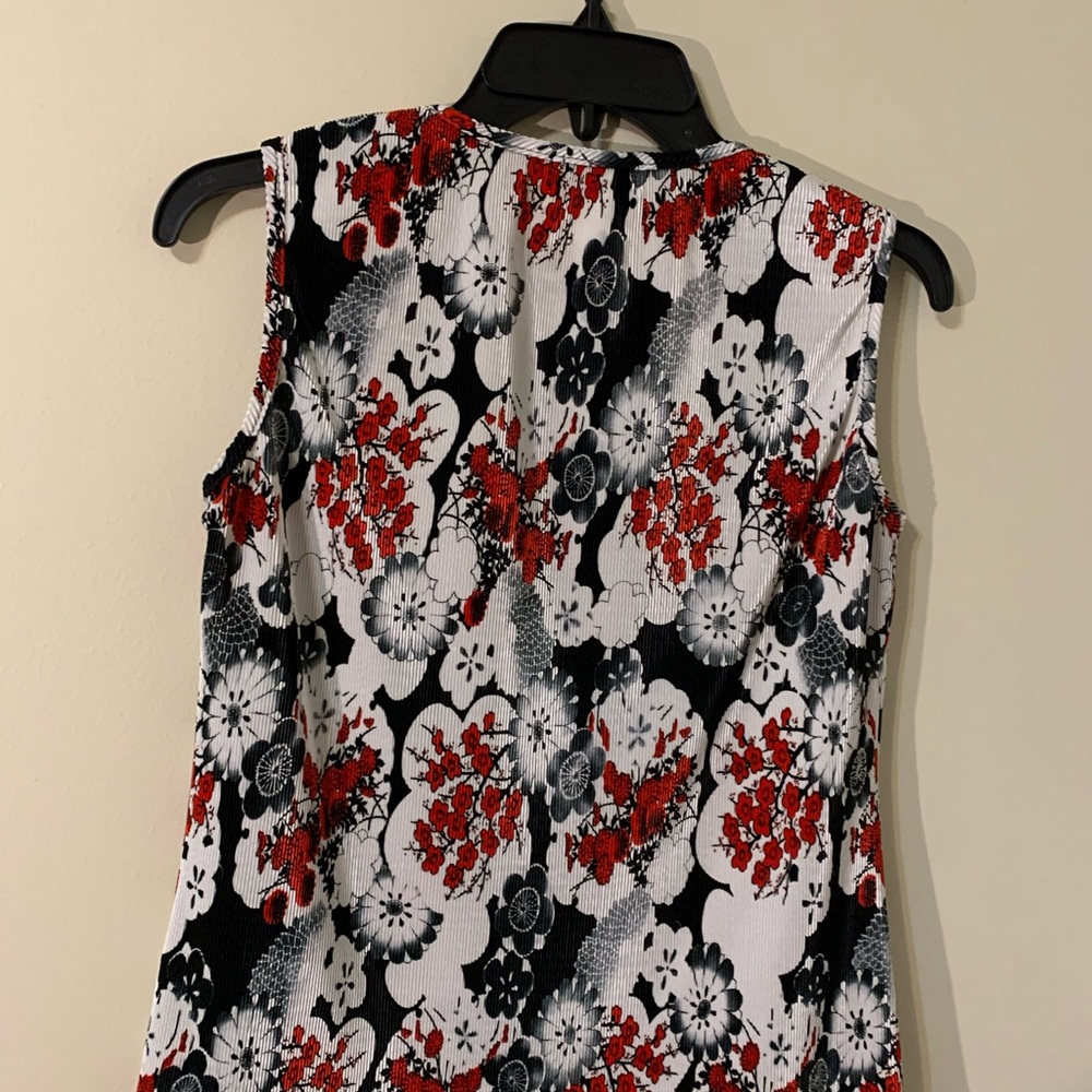 Brittany Black Sleeveless Top - Picture 11 of 11
